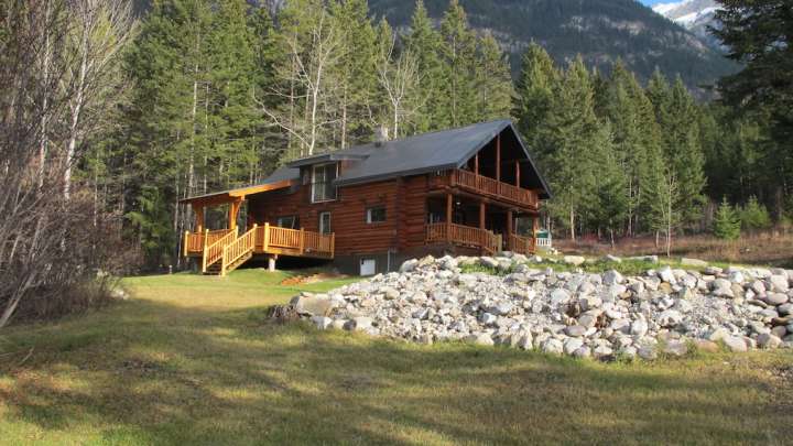 Smiley Wolf Log Cabin